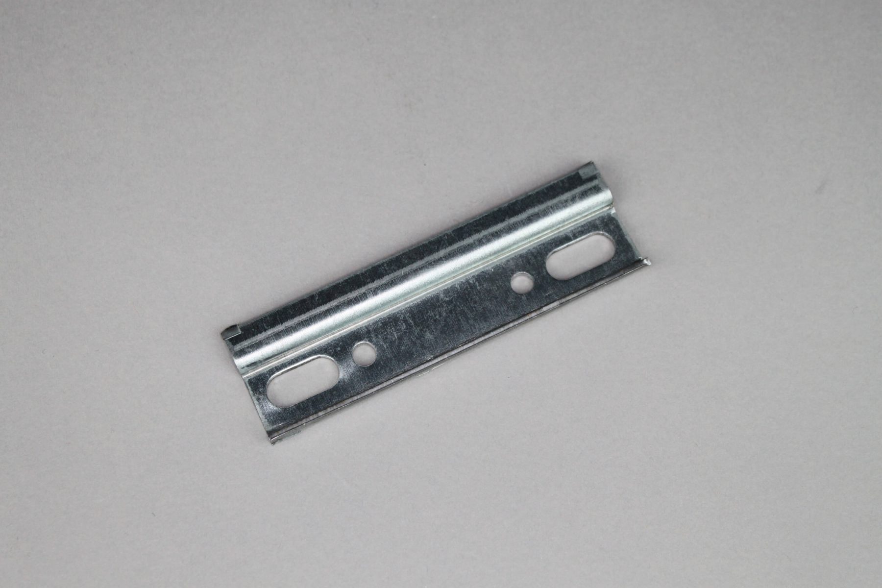 Aufhängeschiene "ASA" in Zink