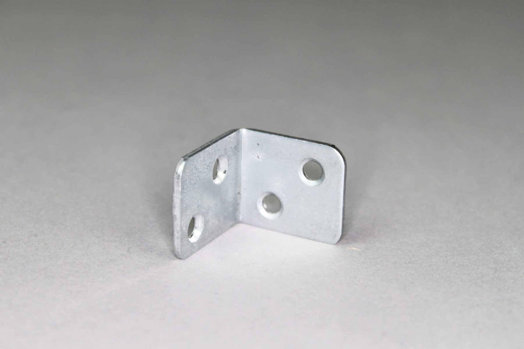 Winkel "1W270105" (verzinkt)